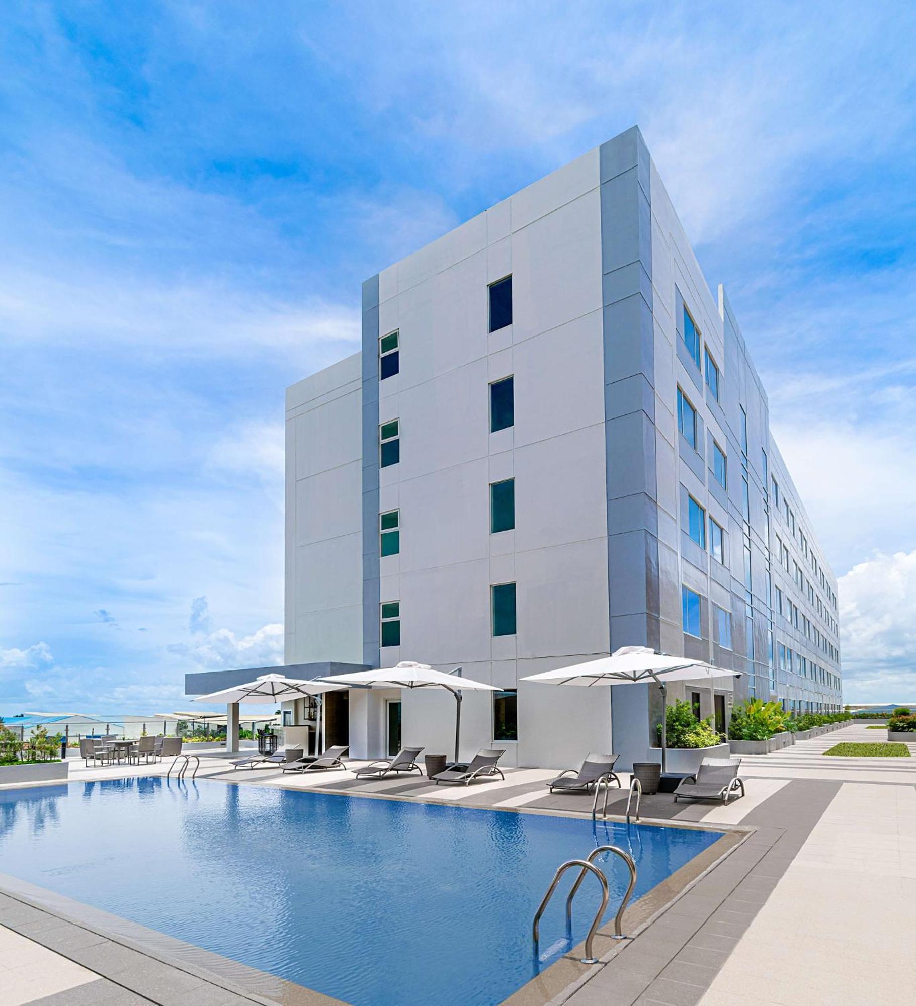 Park Inn By Radisson Bacolod Exterior photo